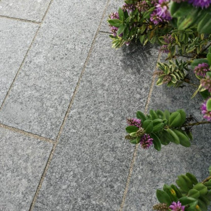 Misty Black Pearl Granite Effect Sandstone Paving Pack (19.50m2 - 66 Slabs / Mixed Pack)