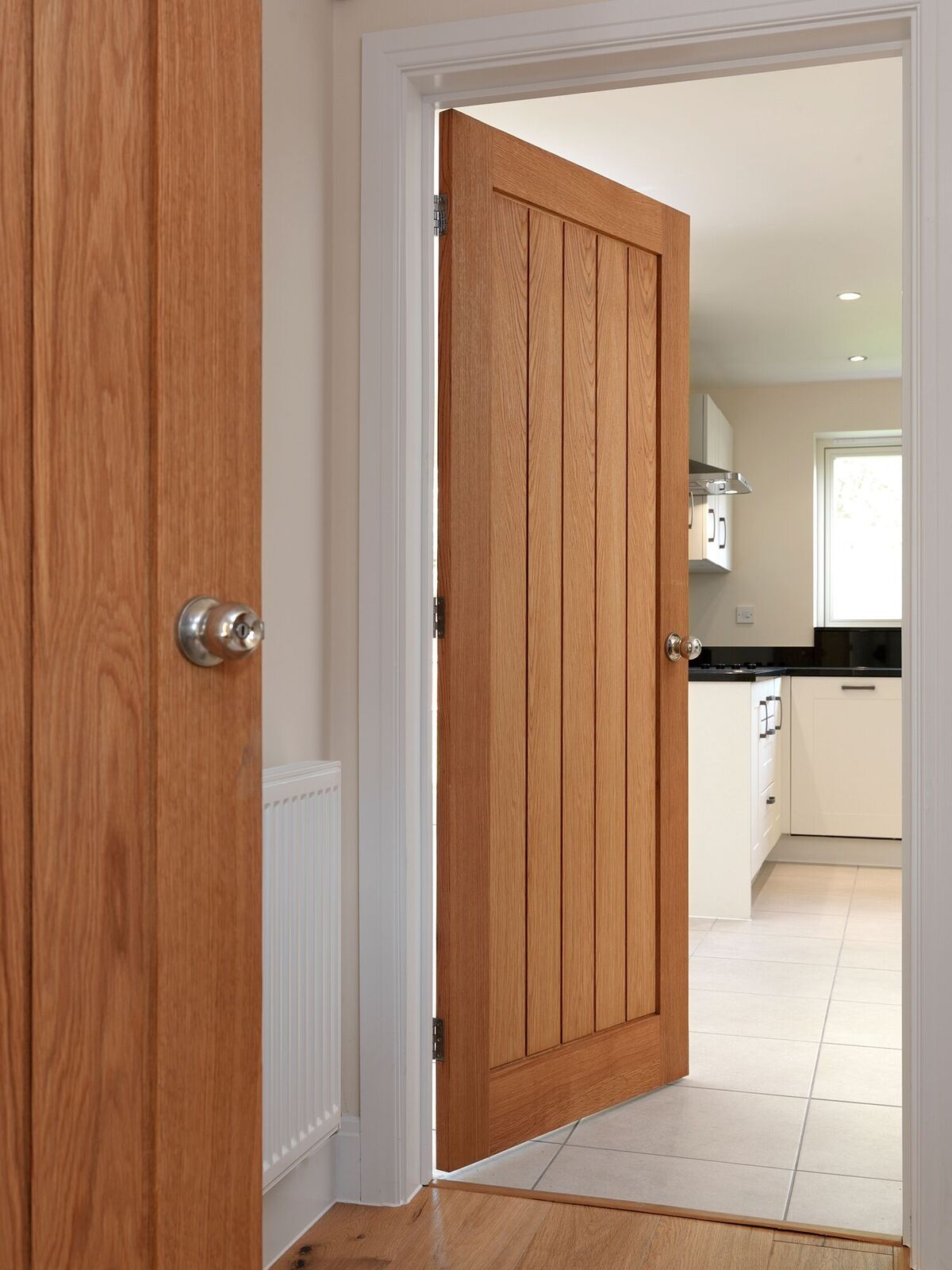 Image for JB Kind Oak Cottage Thames Ii Pre-Finished Internal Door 1981 X 610 X 35mm