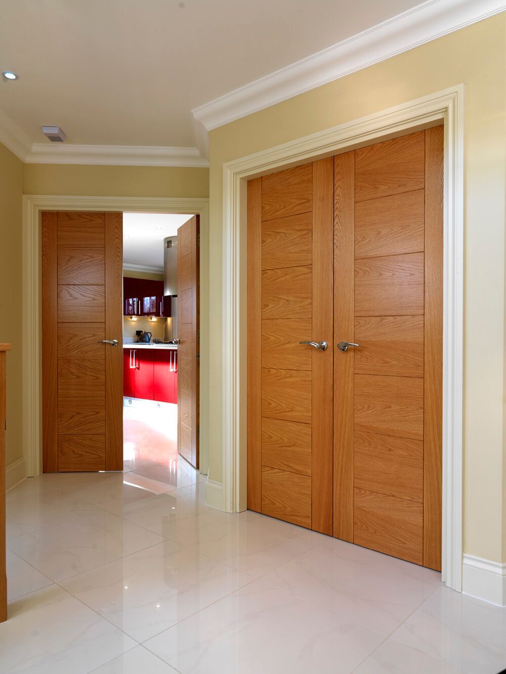 Image for JB Kind Modern Vp7 Oak Pre-Finished Internal Door 1981 X 610 X 35mm